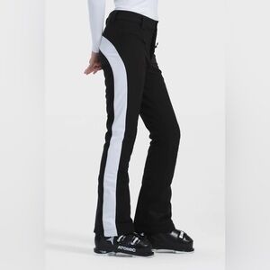 GSOU Snow Women's Black Reinforced Knee Scuff Guard Ski Pants, size small, NWT